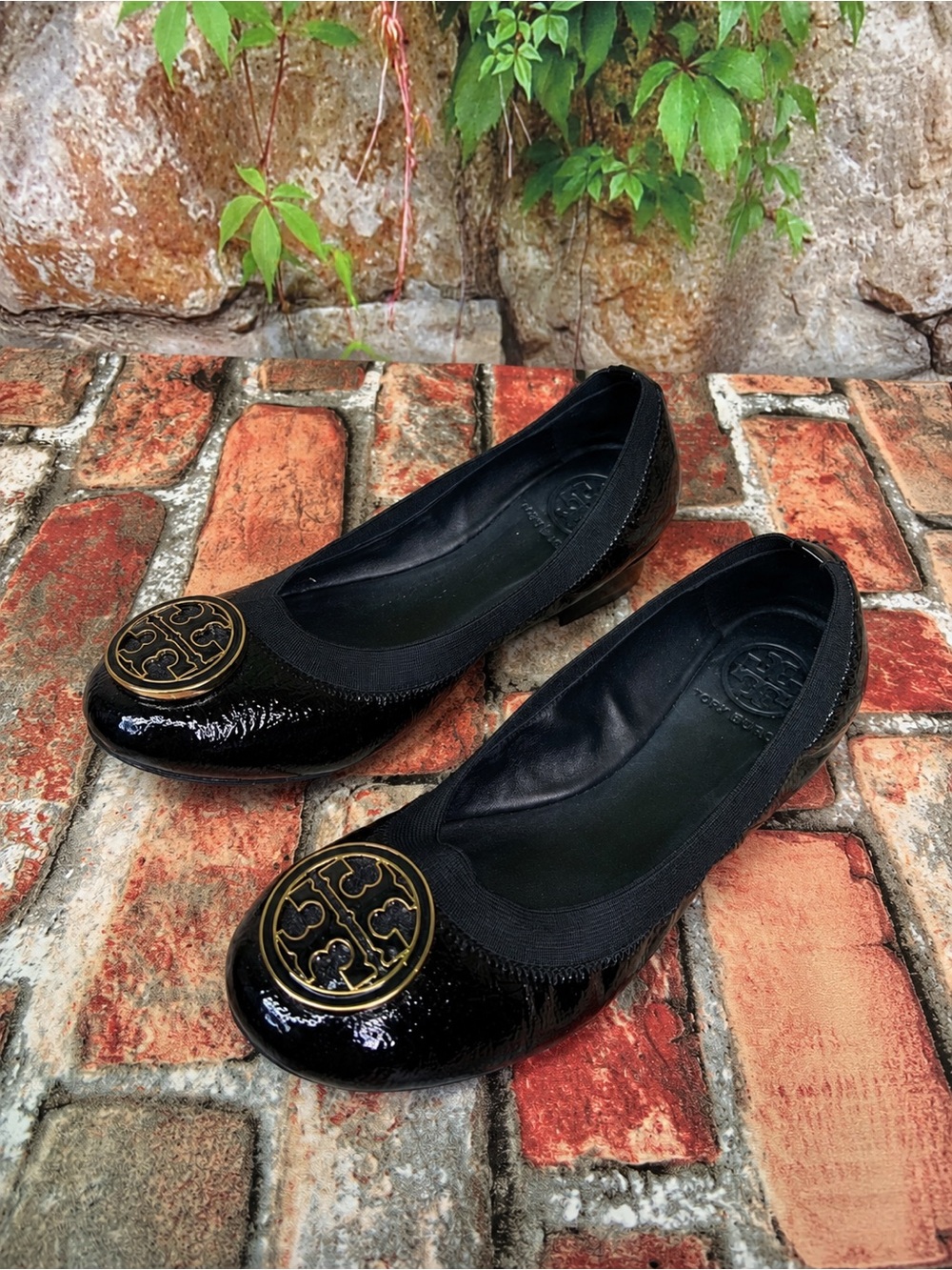 TORY BURCH Caroline Black Patent Leather Slip On Balletcore Logo Flats, 6.5M